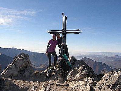 Foto 4 Frauen am Gipfelkreuz - Aktivwoche